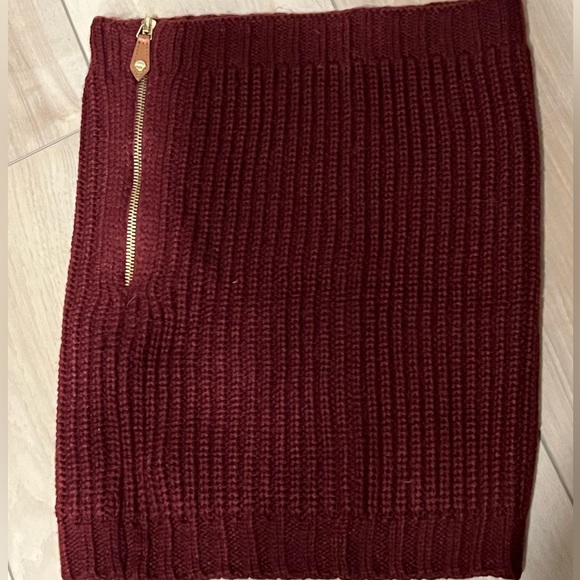 Michael Kors Infinity Scarf with zipper detail - Picture 4 of 4